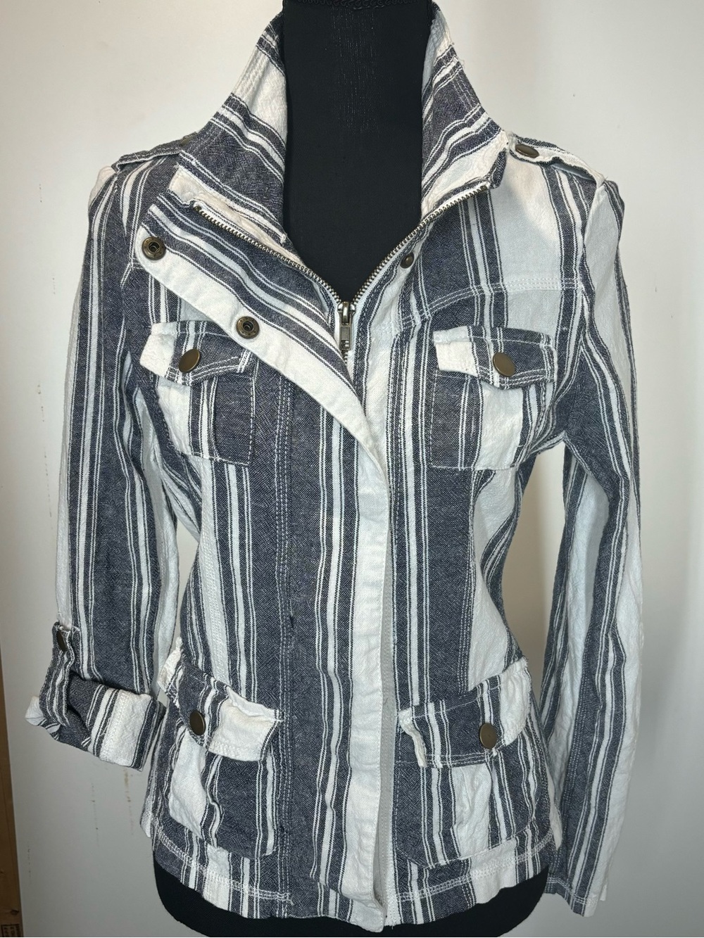 Cali 1850 Linen/Cotton Blue/White Striped Adjustable Sleeve Utility Jacket  Sz M